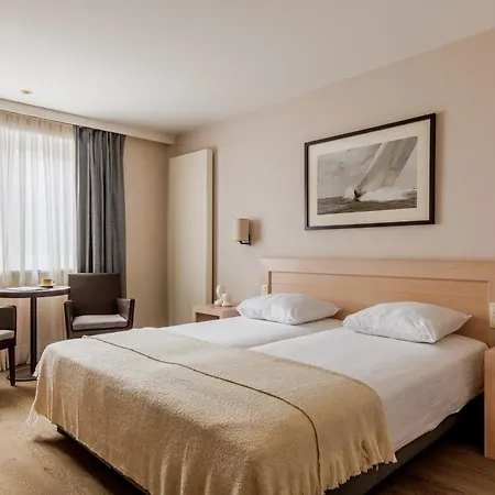 Hotel Aazaert By Wp 4*